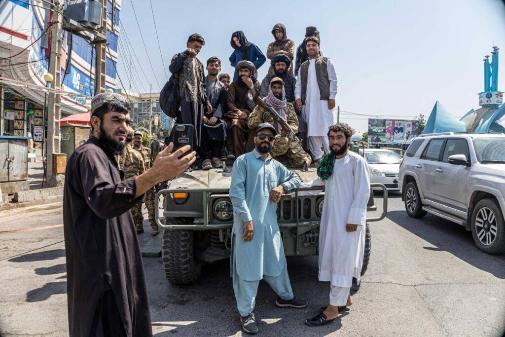 Afghanistan, cinque anni fa cadeva Kabul: la ‘pace’ dei Talebani in un’emergenza senza fine