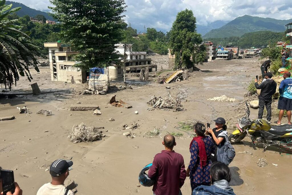 Alluvione in Nepal, l’alpinista Da Polenza: “Il crollo del ghiacciaio mi ha ricordato la forza del Vajont”