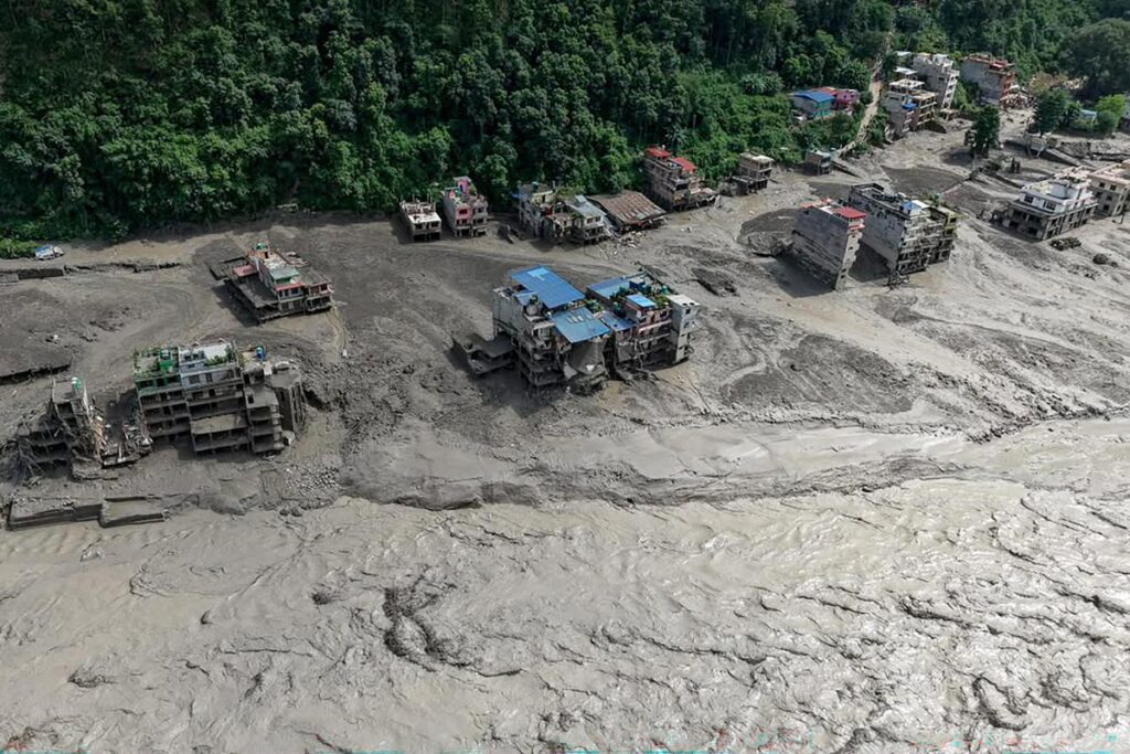 Alluvione in Nepal, potrebbe esserci il ‘Glof’ dietro la frana distruttiva