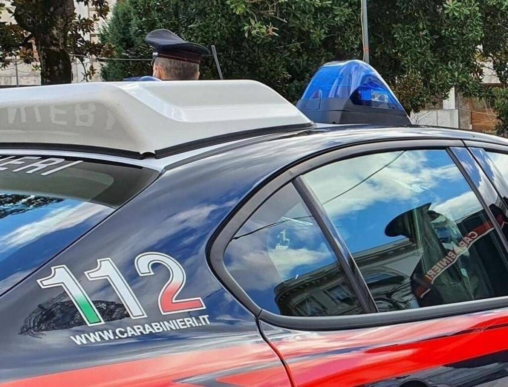 Anziana raggirata a Procida, rubati soldi e gioielli: il truffatore ha 13 anni