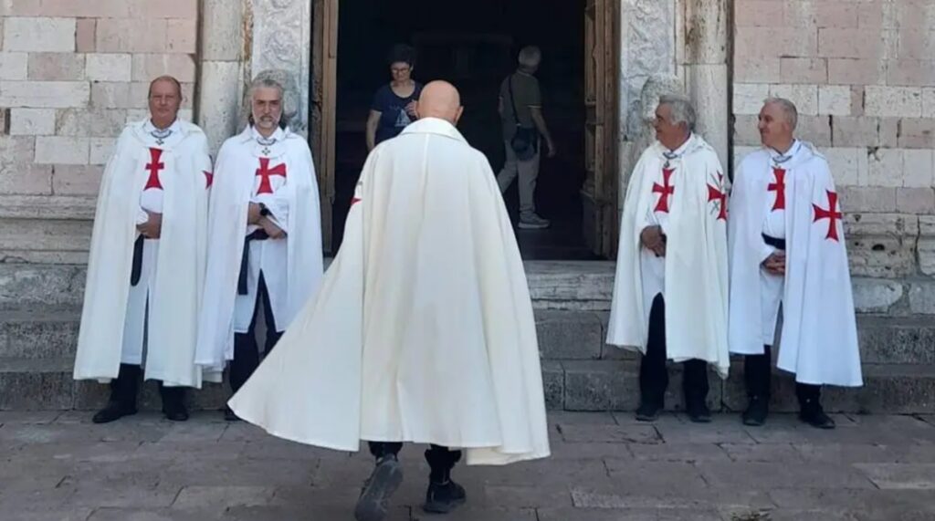 Assisi, l’Abbazia di San Pietro presidiata ogni fine settimana dai Templari