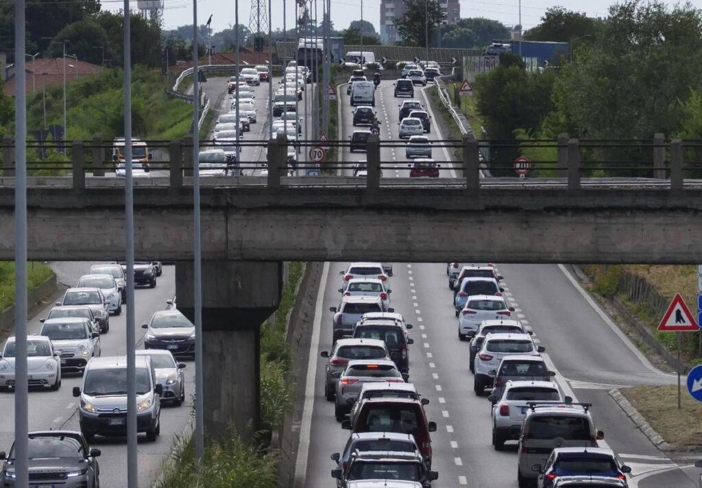 Bollo auto, Ue valuterà esenzione: “Fondi Pnrr basati sui risultati”