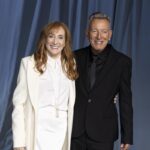 Bruce Springsteen, tumore della moglie Patti Scialfa in remissione: “La ricerca non è politica ma speranza”