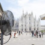 Caldo, il trucco contro l’umidità in casa usando… un cucchiaio