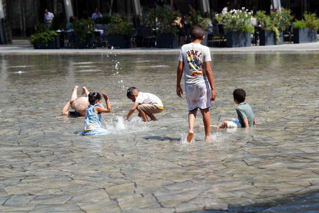Caldo record, fino a domani 25 città da bollino rosso: quando arriva la svolta