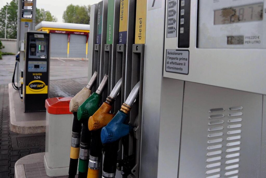 Carburanti, sconto sulle accise prorogato fino al 5 settembre