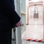Carceri, rapporto Antigone: “Condizioni al limite della sopravvivenza tra caldo estremo e sovraffollamento record”