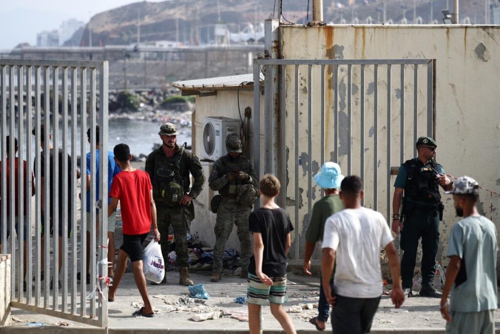 Ceuta, ancora 5mila migranti in città: “Emergenza non è finita”