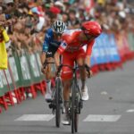 Clamoroso alla Vuelta, Pogacar cade e si ritira