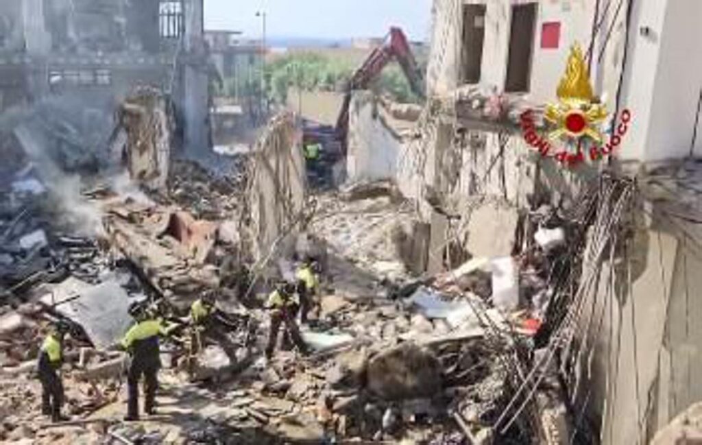 Crollo palazzina a Messina, ancora tre dispersi. Oggi gli interrogatori degli indagati
