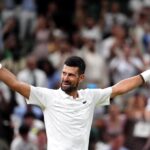 Djokovic entra in campo, l’annuncio agli Us Open: “È il Goat”