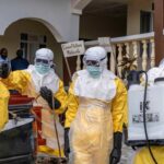 Ebola, il co-scopritore del virus: “Si diffonde a velocità mai vista”