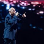 Eros Ramazzotti stop al tour, operato alle corde vocali: “Dovremo aspettare il 2027”
