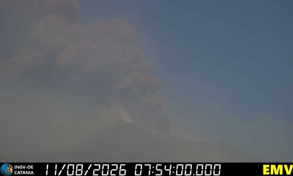 Etna in eruzione, oggi ancora disagi all’aeroporto di Catania: voli in arrivo sospesi fino alle 19