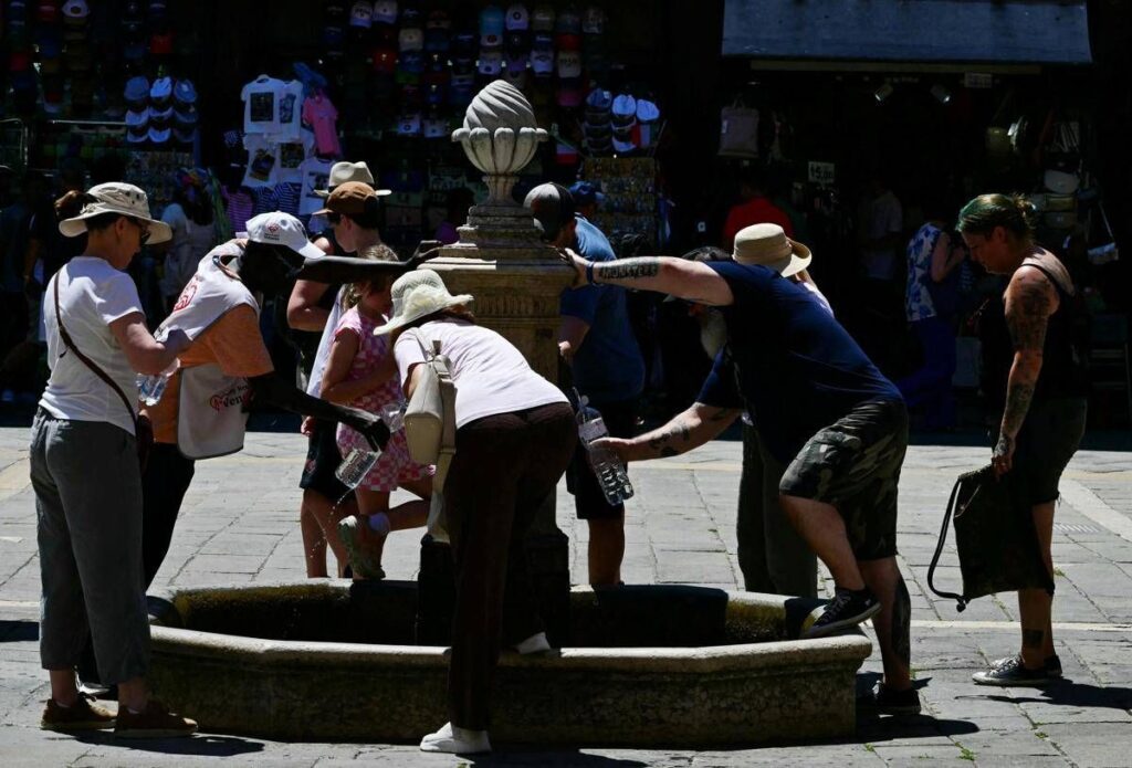Fine del caldo, arriva la svolta meteo: temporali e temperature in calo da domani