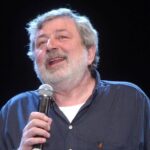 Guccini, domani i funerali: la sua Pavana lo saluta nel silenzio. Il sindaco: “Massimo rispetto per sue volontà”