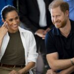 Harry e Meghan, Bbc: “Sono arrivati nel Regno Unito”. Il rientro con i figli dopo sei anni