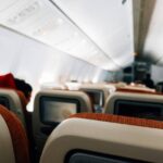 Il comandante si sente male e aereo deve atterrare d’emergenza: “Non riesce a pilotare”
