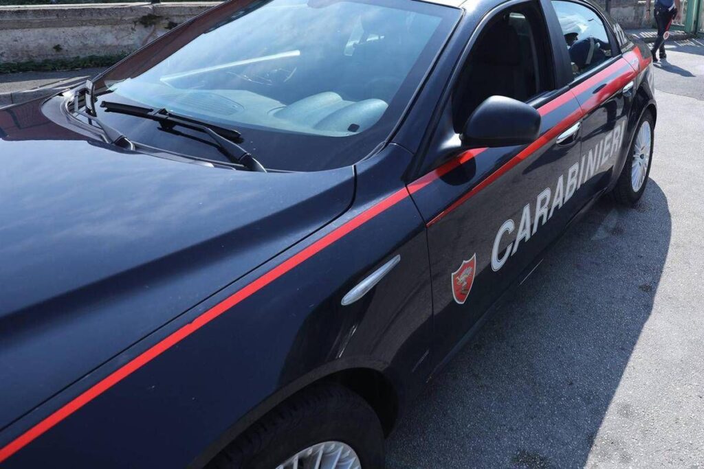 Imola, anziano ucciso con ferite da arma da taglio: la moglie accanto sporca di sangue e sotto choc