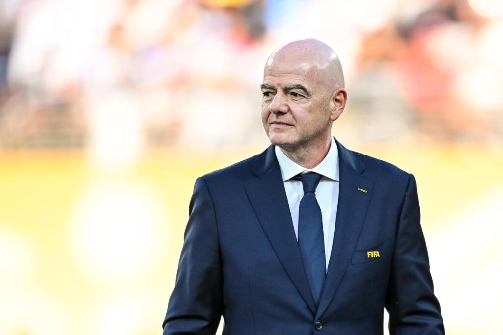 “Infantino ha fatto un gran lavoro”: Cannavaro, Totti e altri big del calcio ‘difendono’ il presidente Fifa