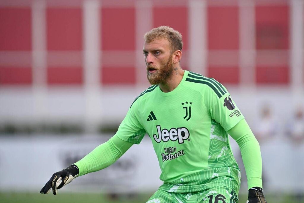 Juve-Inter, tifosi bianconeri contro Di Gregorio: “È un disastro, serve un nuovo portiere”