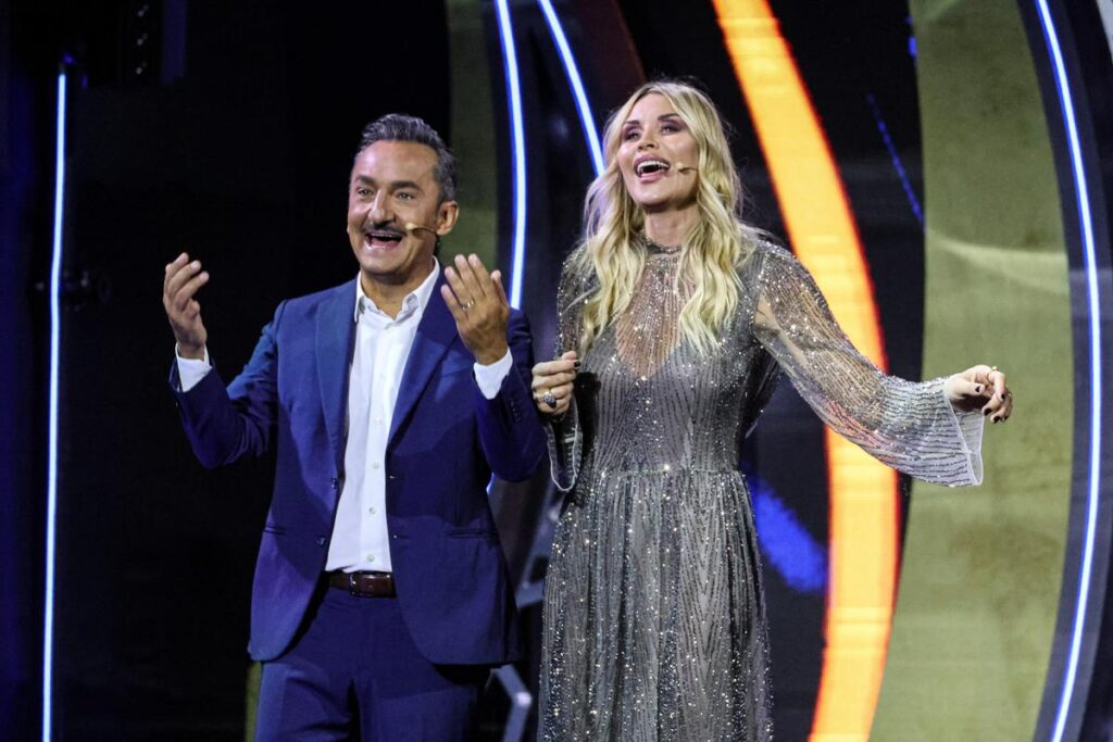 ‘La Notte dei Fiori’, stasera su Rai 1: lo show dedicato ai cantautori della scuola genovese