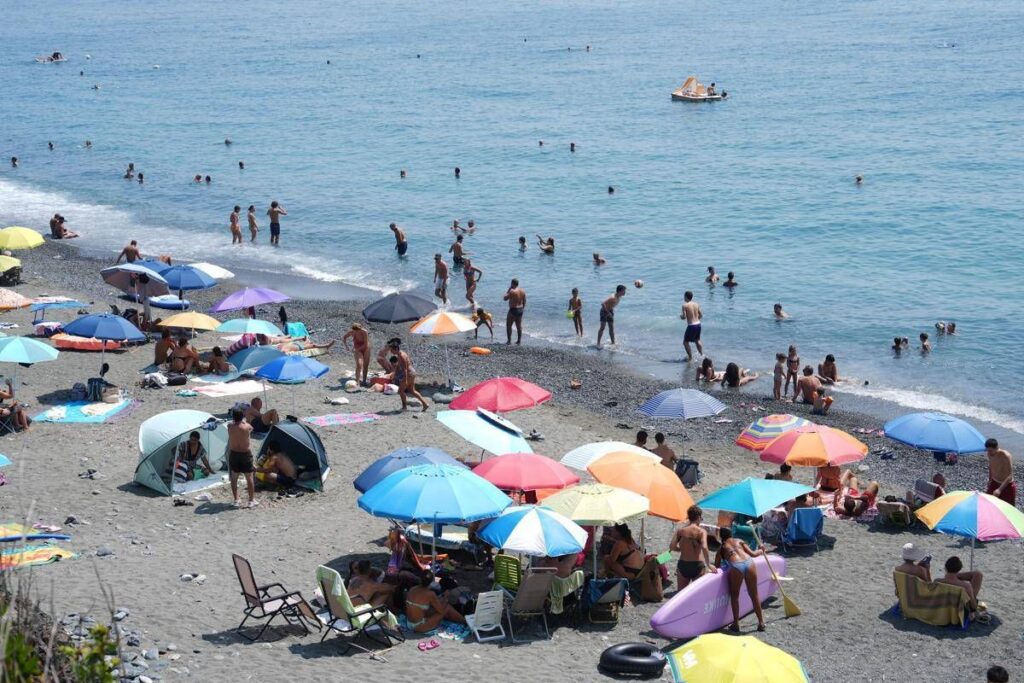 Lecce, si sente male mentre nuota con gli amici: morto 19enne