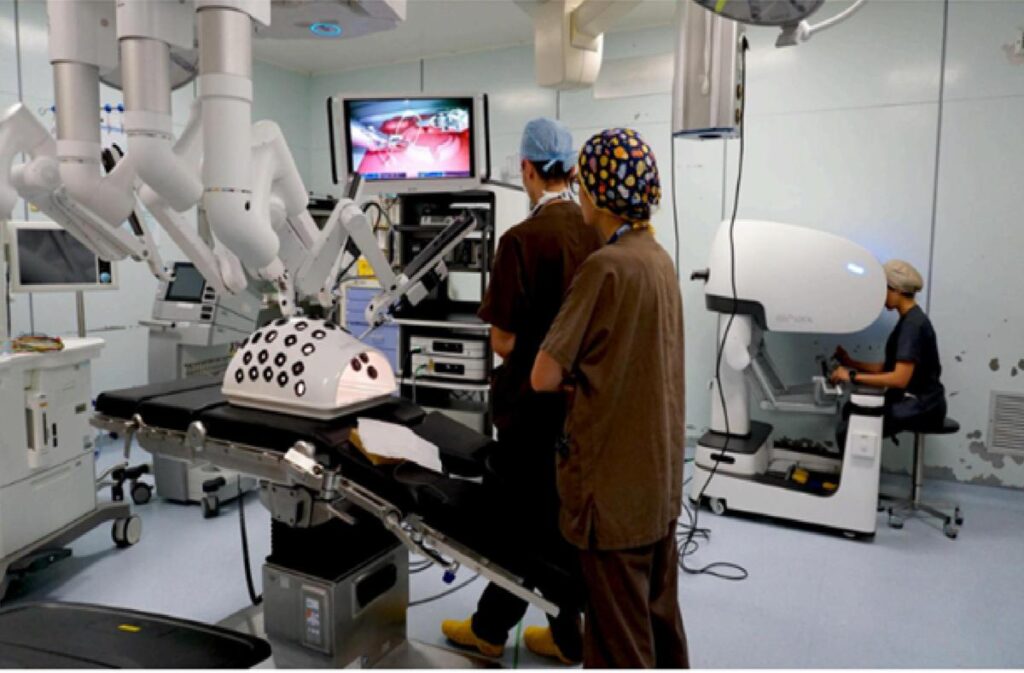 Policlinico di Milano primo ospedale pubblico con nuovi robot chirurgici provenienti dalla Cina