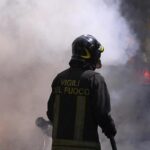 Roma, incendio a Tor di Valle: chiuso tratto della via del Mare verso Ostia. Deviazioni e lunghe code