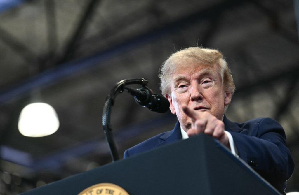 Usa-Canada, scoppia guerra commerciale tra dazi e accuse. Trump: “Ci derubano”