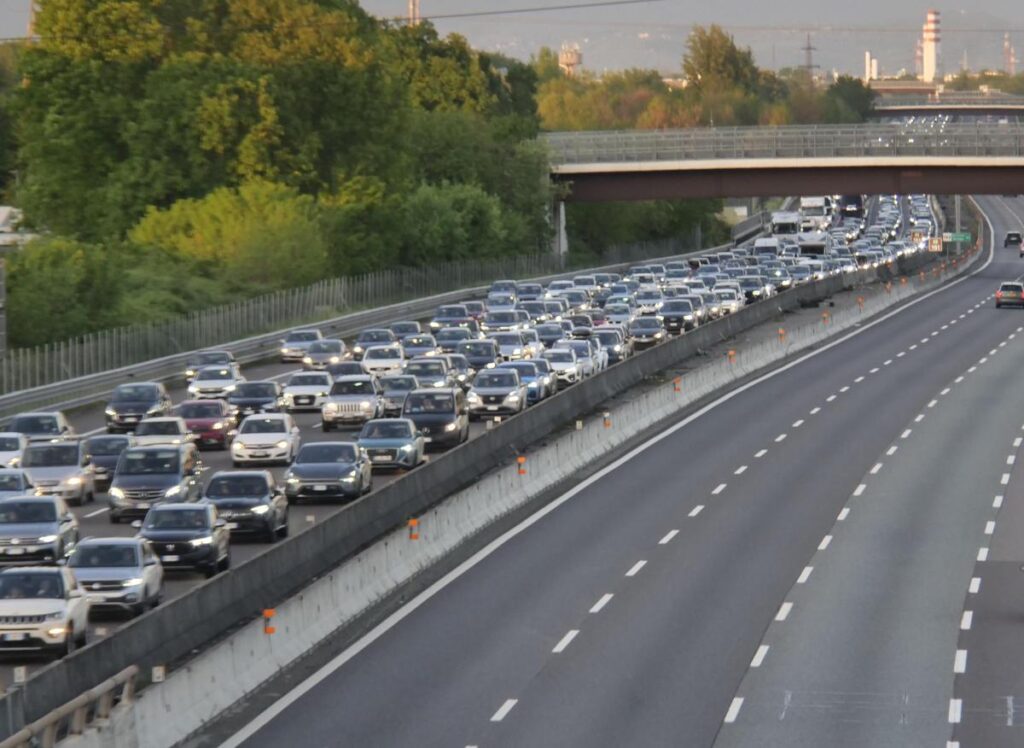 Weekend da bollino rosso, oltre 24 milioni di veicoli sulle strade fino a domani