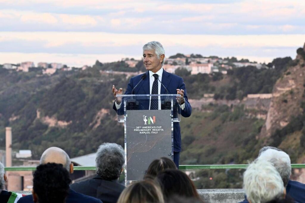 America’s Cup, presentata a Nisida la seconda regata preliminare. Abodi: “Da qui progetto per la formazione dei detenuti”