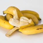 Buccia di banana frullata in acqua, la ‘ricetta’ per curare le piante
