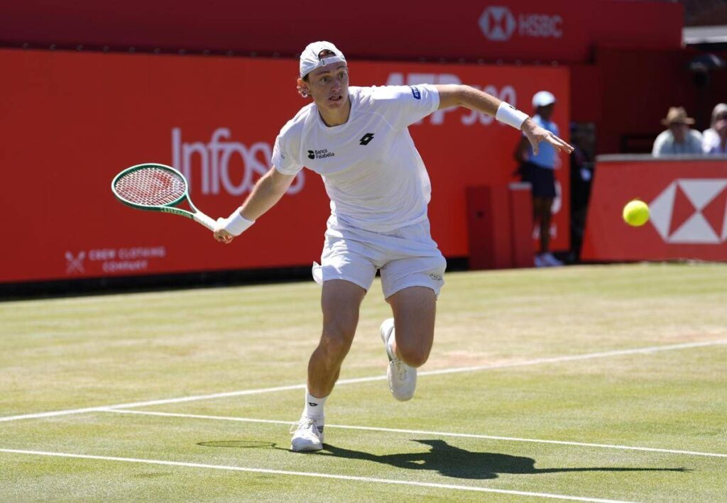 Buse contro il tennis femminile: “E’ uno sport diverso, anche il numero 200 batterebbe Rybakina”