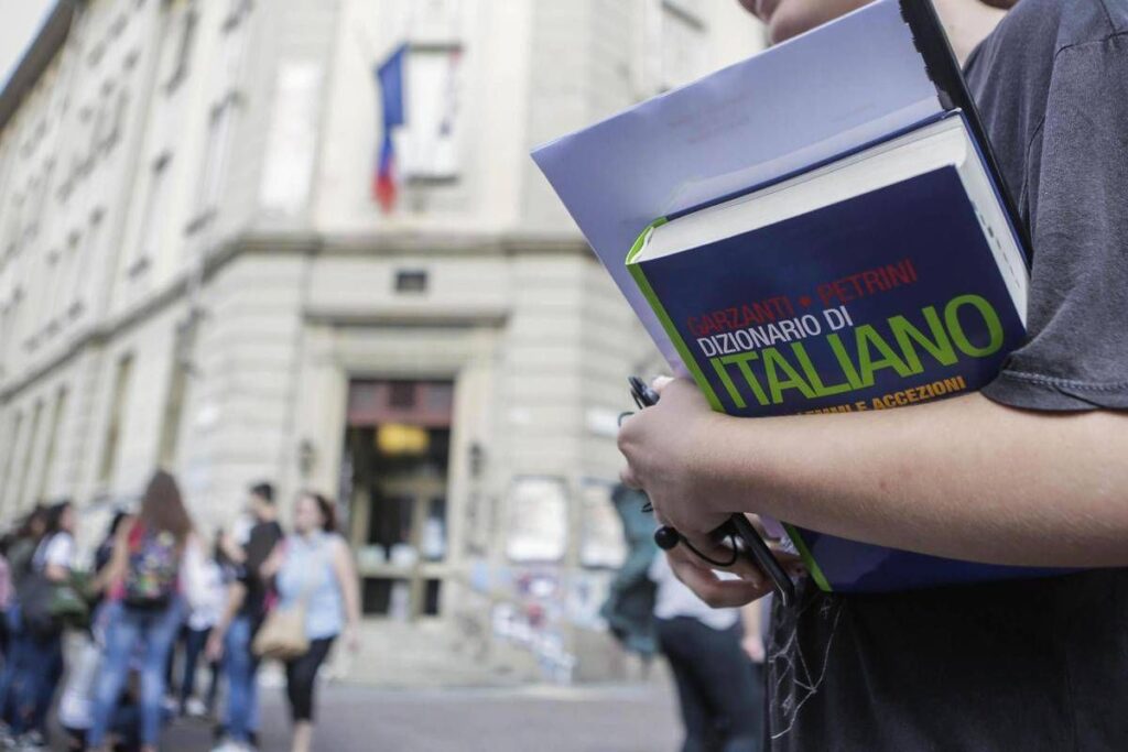 Caldo record e rientro a scuola, l’allarme degli studenti: “9 istituti su 10 senza climatizzazione, a rischio la nostra salute”