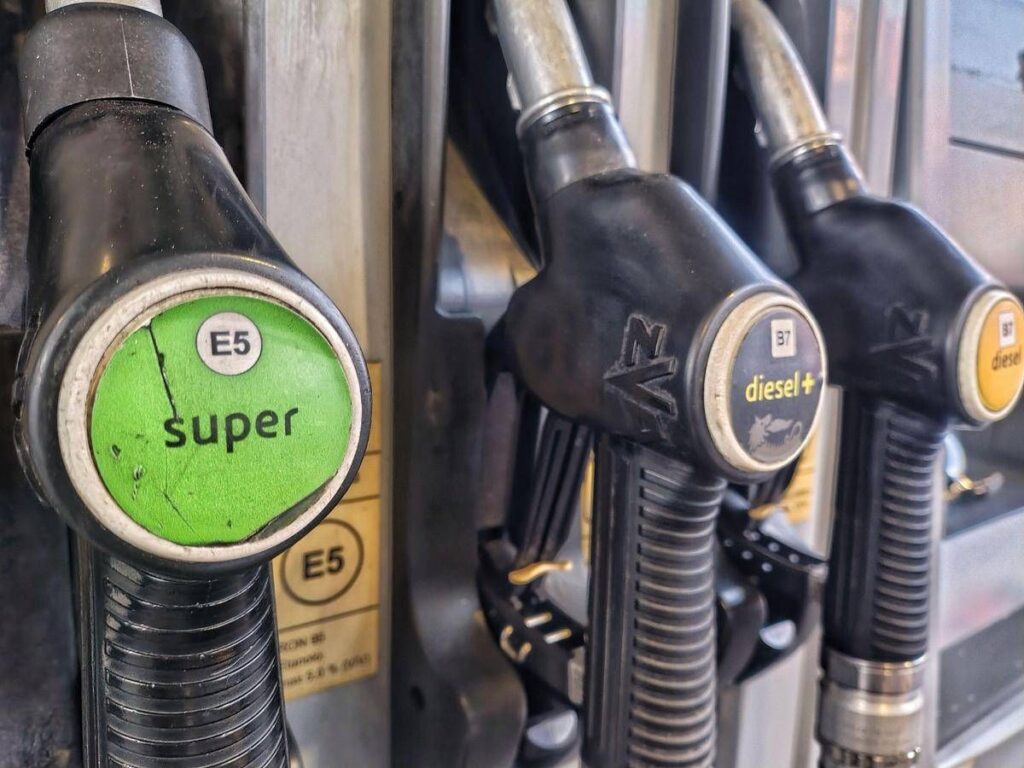 Carburanti, controlli Gdf con Antitrust: verificati prezzi ed erogato su rete in Italia