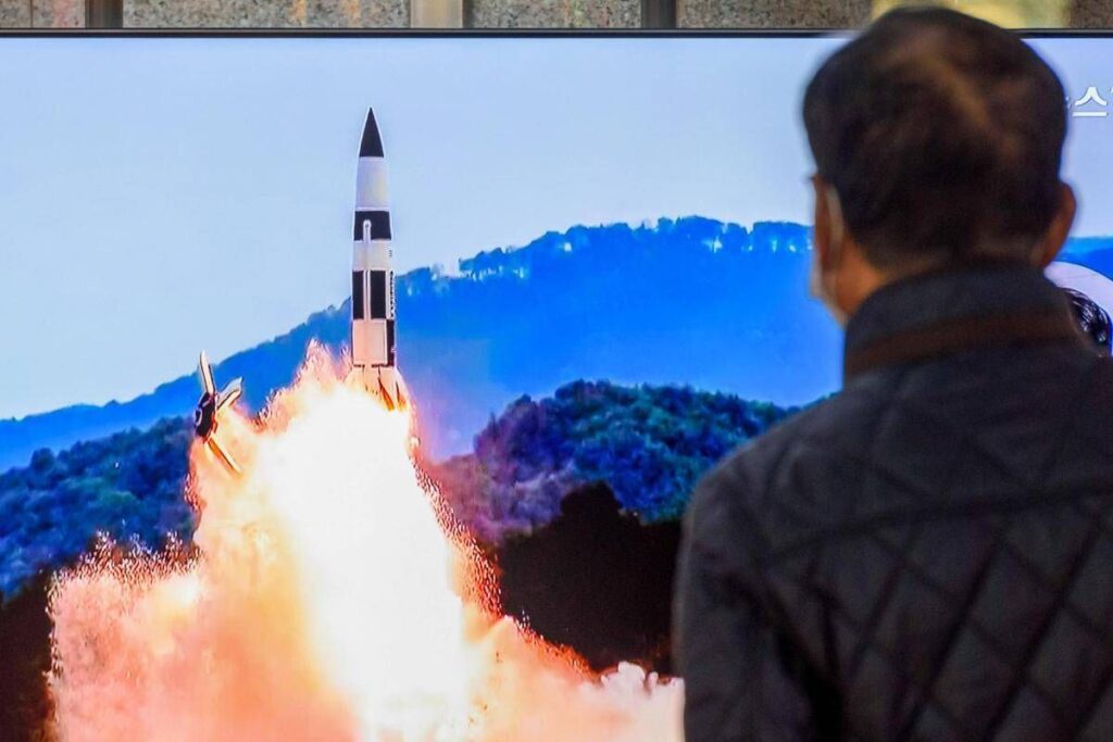 Corea del Nord, testato un nuovo missile ipersonico: “Difficile da tracciare e intercettare”