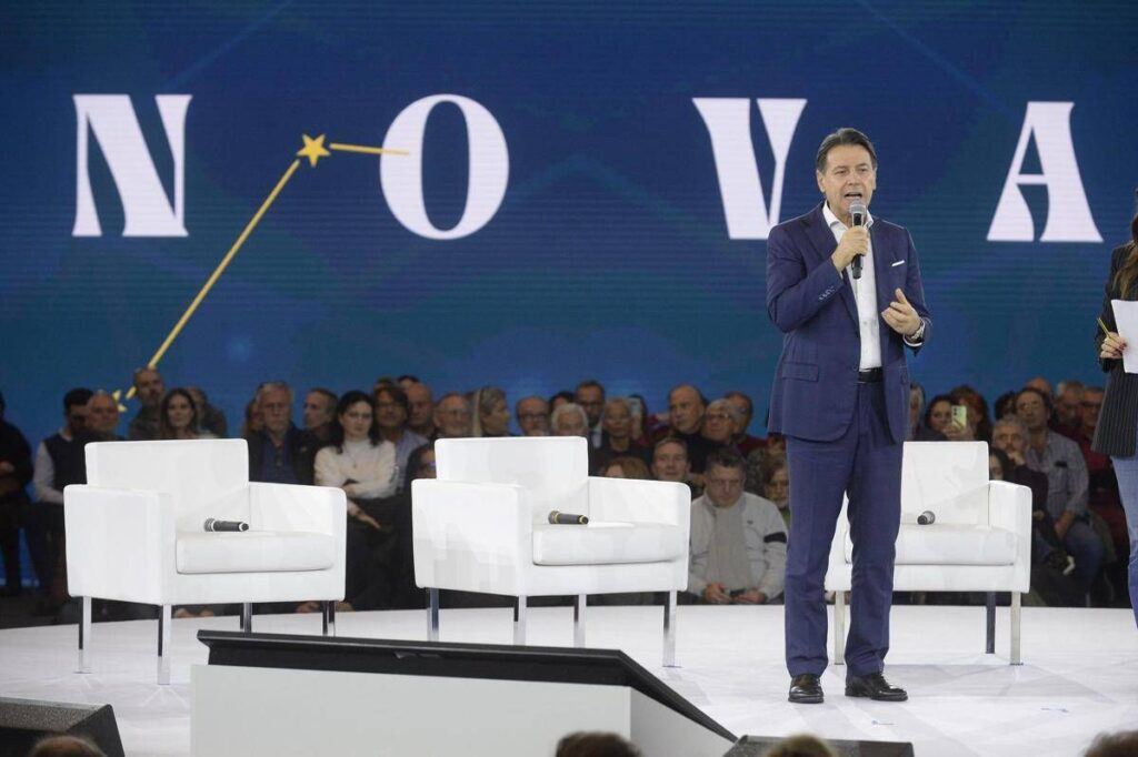 Dal M5S un Patto generazionale per i giovani: dai 15mila euro per i 18enni al voto ai 16enni, le proposte