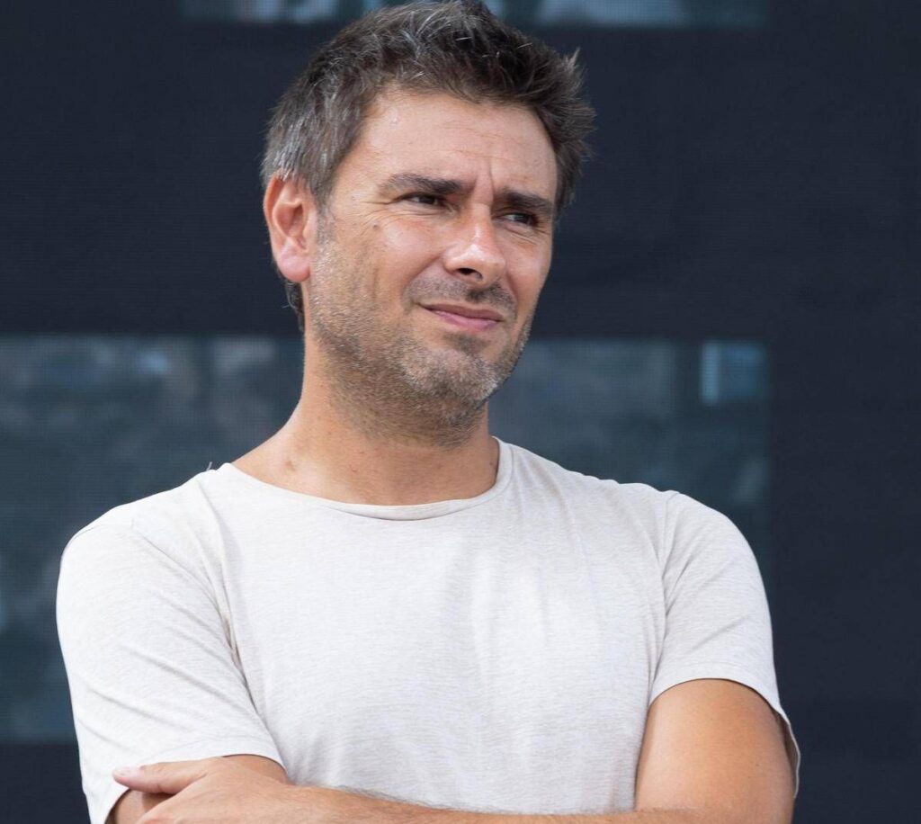 Di Battista e il tumore al cervello, il neurochirurgo: “Non è una diagnosi senza speranza”