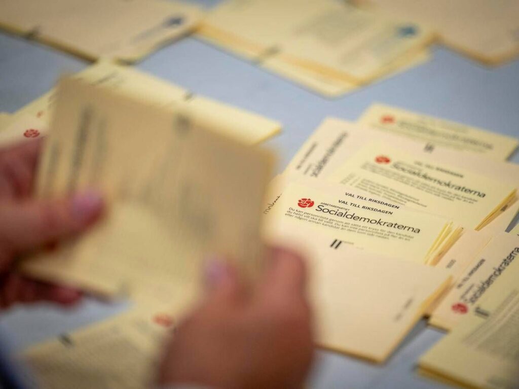 Elezioni in Svezia, centrosinistra avanti: sfida all’ultimo voto