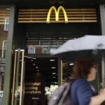 Era commesso al McDonald’s, 50 anni dopo… apre sei ristoranti