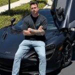 Finisce con la sua McLaren contro un albero e l’auto prende fuoco: morto a 27 anni l’influencer James Wehr