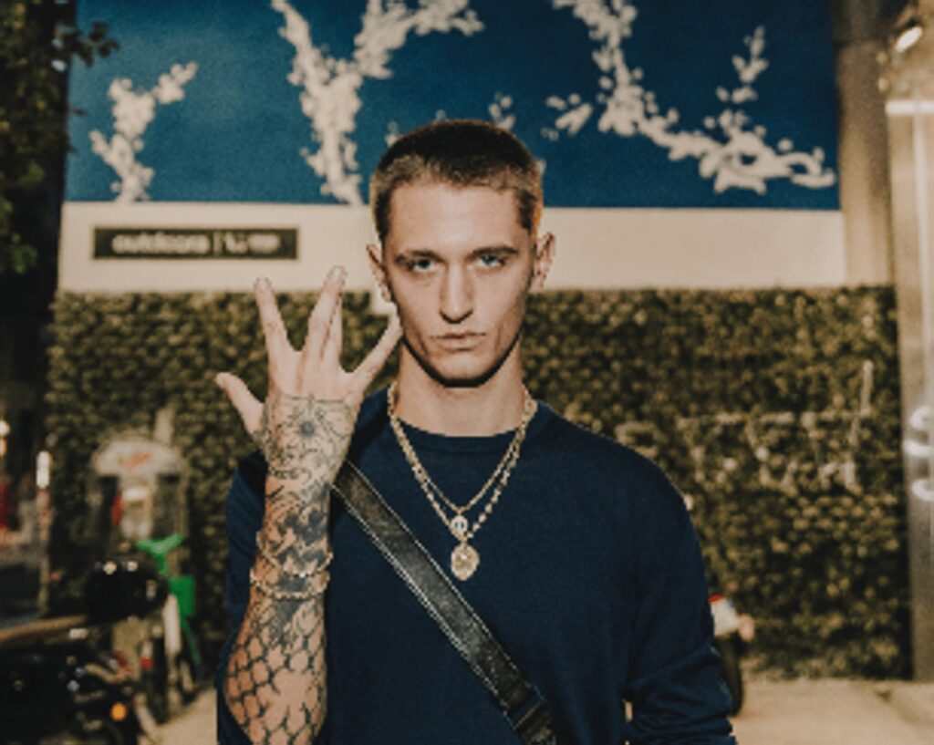 Guardare alle origini è il modo giusto per ripartire, così 22simba presenta ‘Miria’: l’album che segna un prima e un dopo