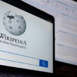 Intelligenza artificiale, fondatore di Wikipedia: “Non è affidabile per scrivere articoli”