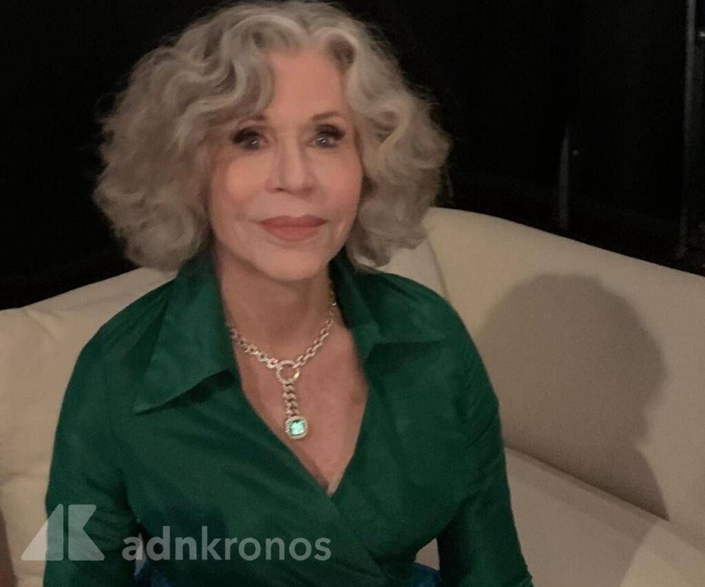 Jane Fonda contro Trump: “Tempi spaventosi e pericolosi negli Usa, fermiamo l’autoritarismo”