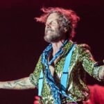 Jovanotti, è qui la festa: i 60 anni di Lorenzo, l’eterno ragazzo fortunato della musica italiana