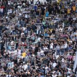 Juve-Atalanta, curva bianconera non rispetta minuto di silenzio per Mazzola e volta le spalle al campo