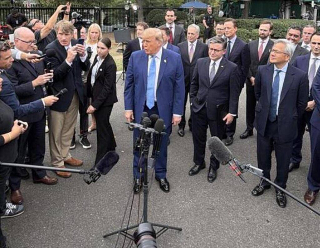 “L’IA è la cosa più grande che ci sia”, Trump accelera e la ribattezza Super intelligenza