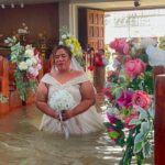 La chiesa è allagata ma il matrimonio ‘s’ha da fare’
