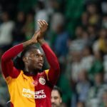 Leao, pioggia di fischi all’esordio in Champions con il Galatasaray